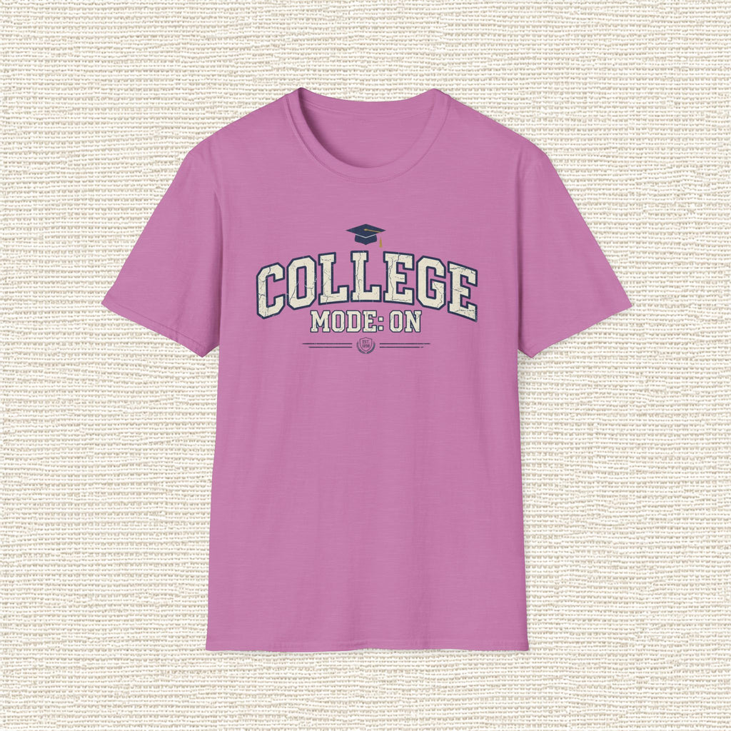 COLLEGE MODE ON T‑Shirt
