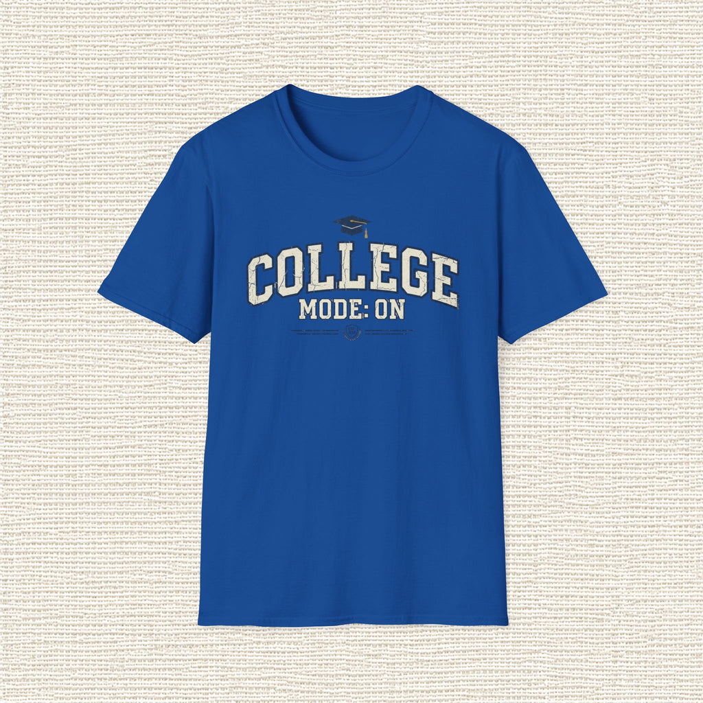 COLLEGE MODE ON T‑Shirt
