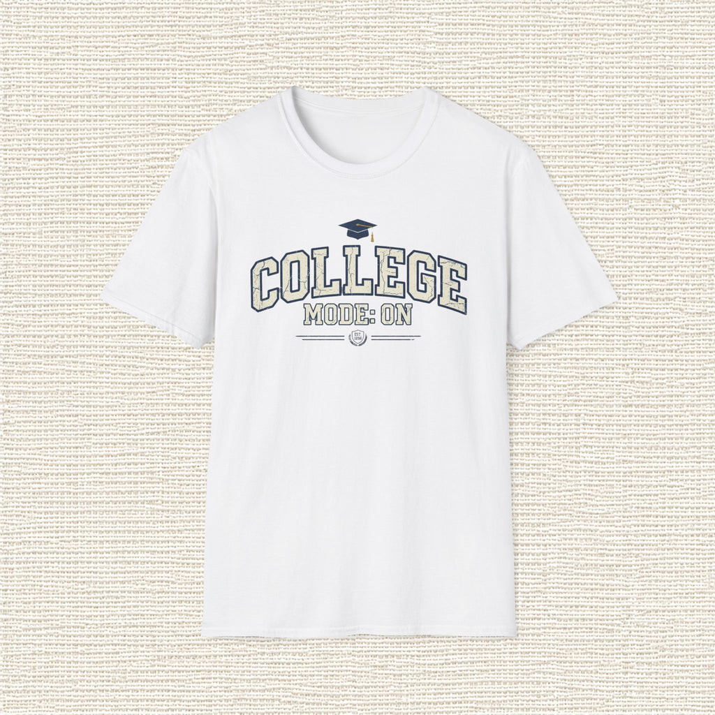 COLLEGE MODE ON T‑Shirt
